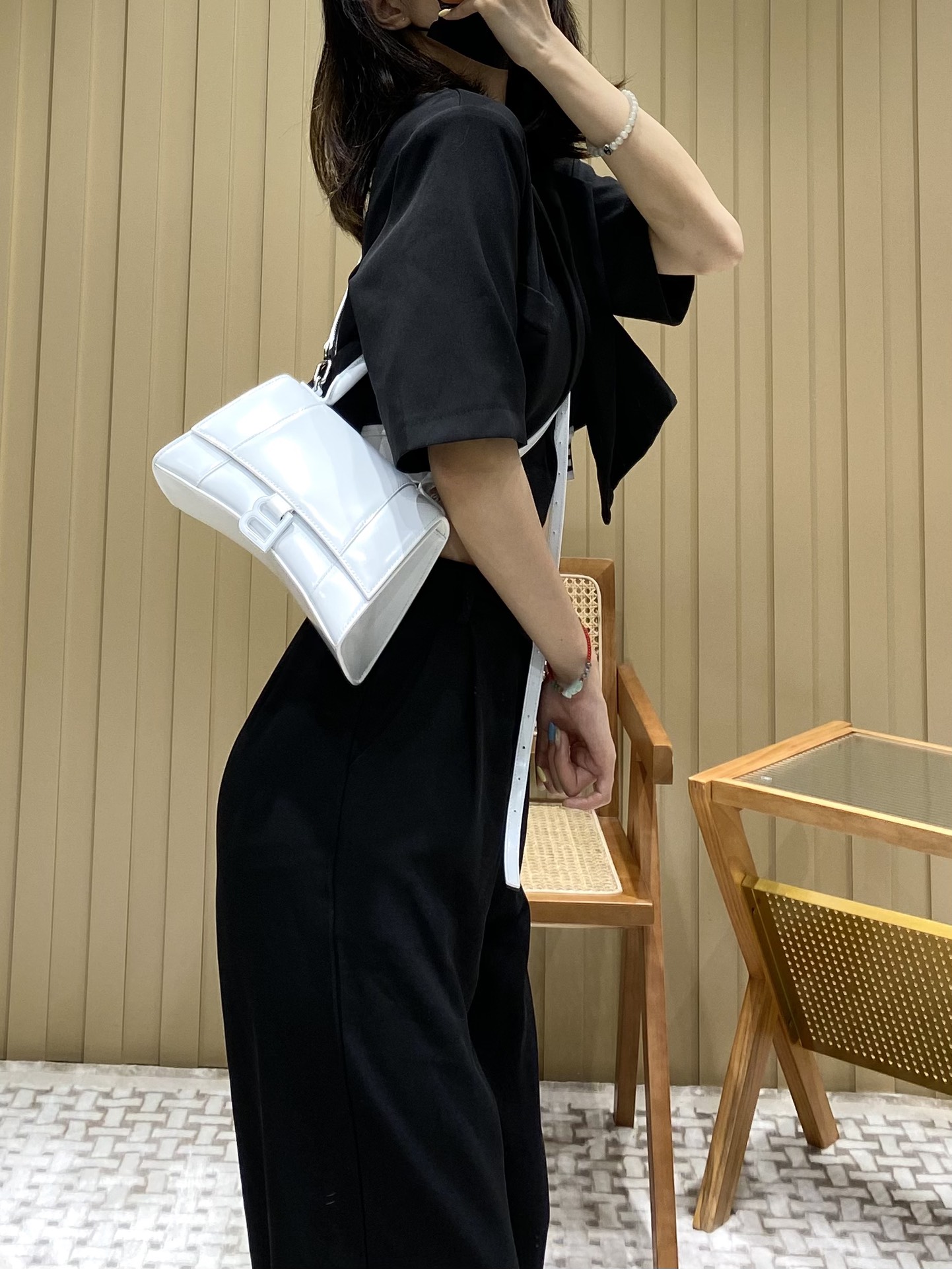 Balenciaga Hourglass S 23CM 平纹纹沙漏包 593546奶白色/白扣