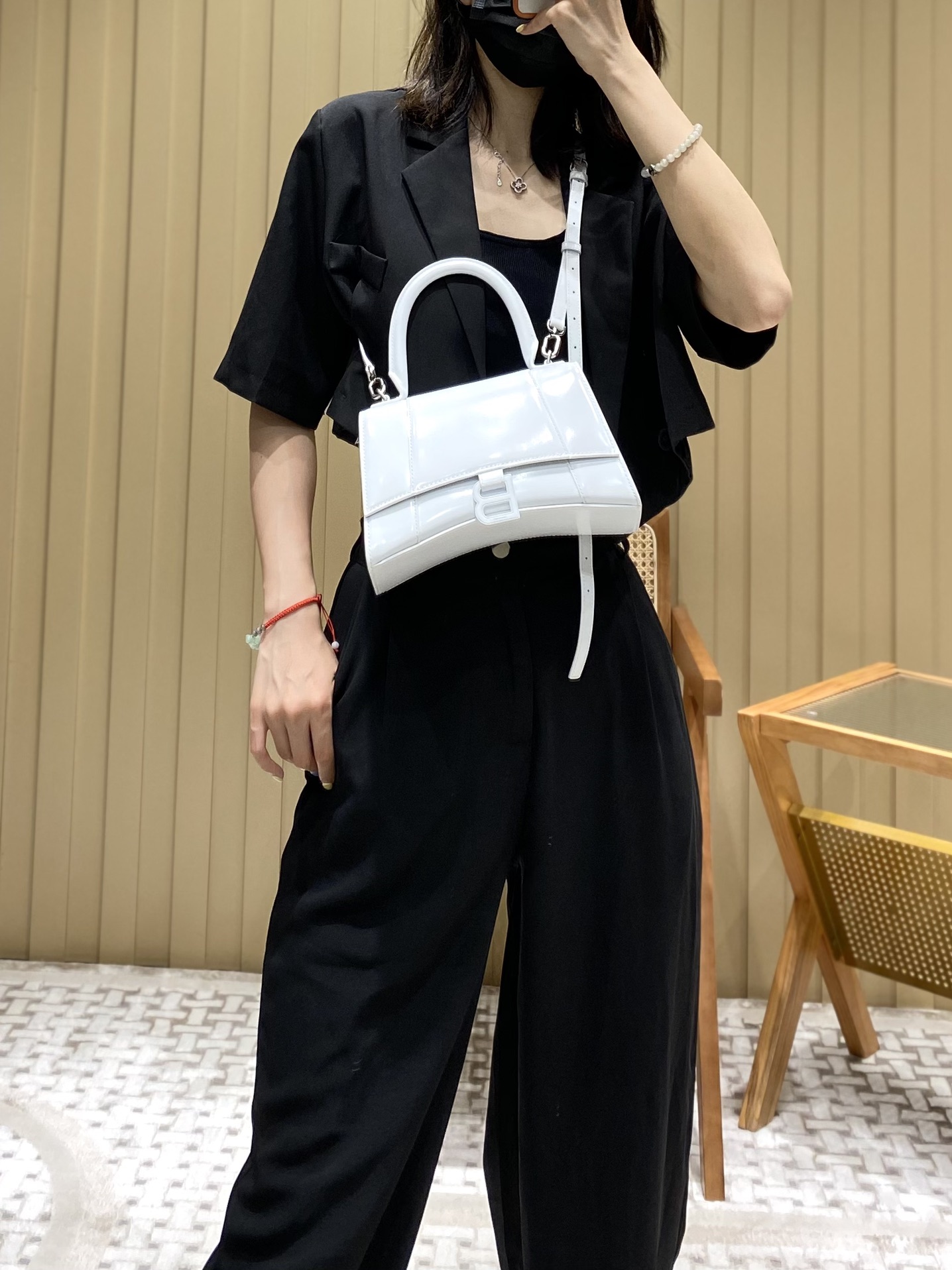 Balenciaga Hourglass S 23CM 平纹纹沙漏包 593546奶白色/白扣