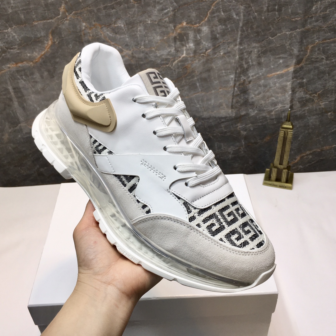 K0 🔝 纪梵希 Givenchy 🇬🇧2022💯 专柜同步 人手一双 不容错过 ⚠️专柜买版 完全1:1 开模定制✨😎顶级版本🔍 原版展示提供对比 让大货做到和原版0⃣️区别实物和图片来见证1⃣️面料：原版头层牛皮 2⃣️内里：原版弹力布配牛皮内里 干爽 舒适3⃣️鞋底：正品独家私模⚠️气垫大底