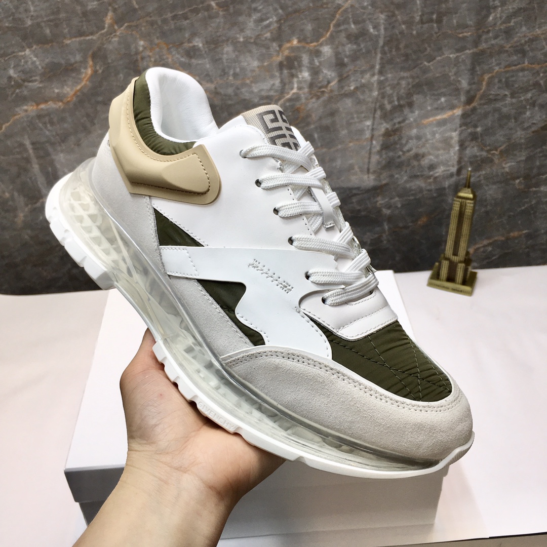 K0 🔝 纪梵希 Givenchy 🇬🇧2022💯 专柜同步 人手一双 不容错过 ⚠️专柜买版 完全1:1 开模定制✨😎顶级版本🔍 原版展示提供对比 让大货做到和原版0⃣️区别实物和图片来见证1⃣️面料：原版头层牛皮 2⃣️内里：原版弹力布配牛皮内里 干爽 舒适3⃣️鞋底：正品独家私模⚠️气垫大底