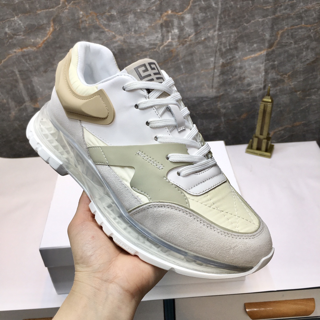 K0 🔝 纪梵希 Givenchy 🇬🇧2022💯 专柜同步 人手一双 不容错过 ⚠️专柜买版 完全1:1 开模定制✨😎顶级版本🔍 原版展示提供对比 让大货做到和原版0⃣️区别实物和图片来见证1⃣️面料：原版头层牛皮 2⃣️内里：原版弹力布配牛皮内里 干爽 舒适3⃣️鞋底：正品独家私模⚠️气垫大底