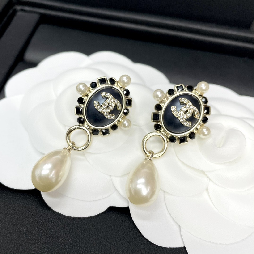 Chanel - Necklace