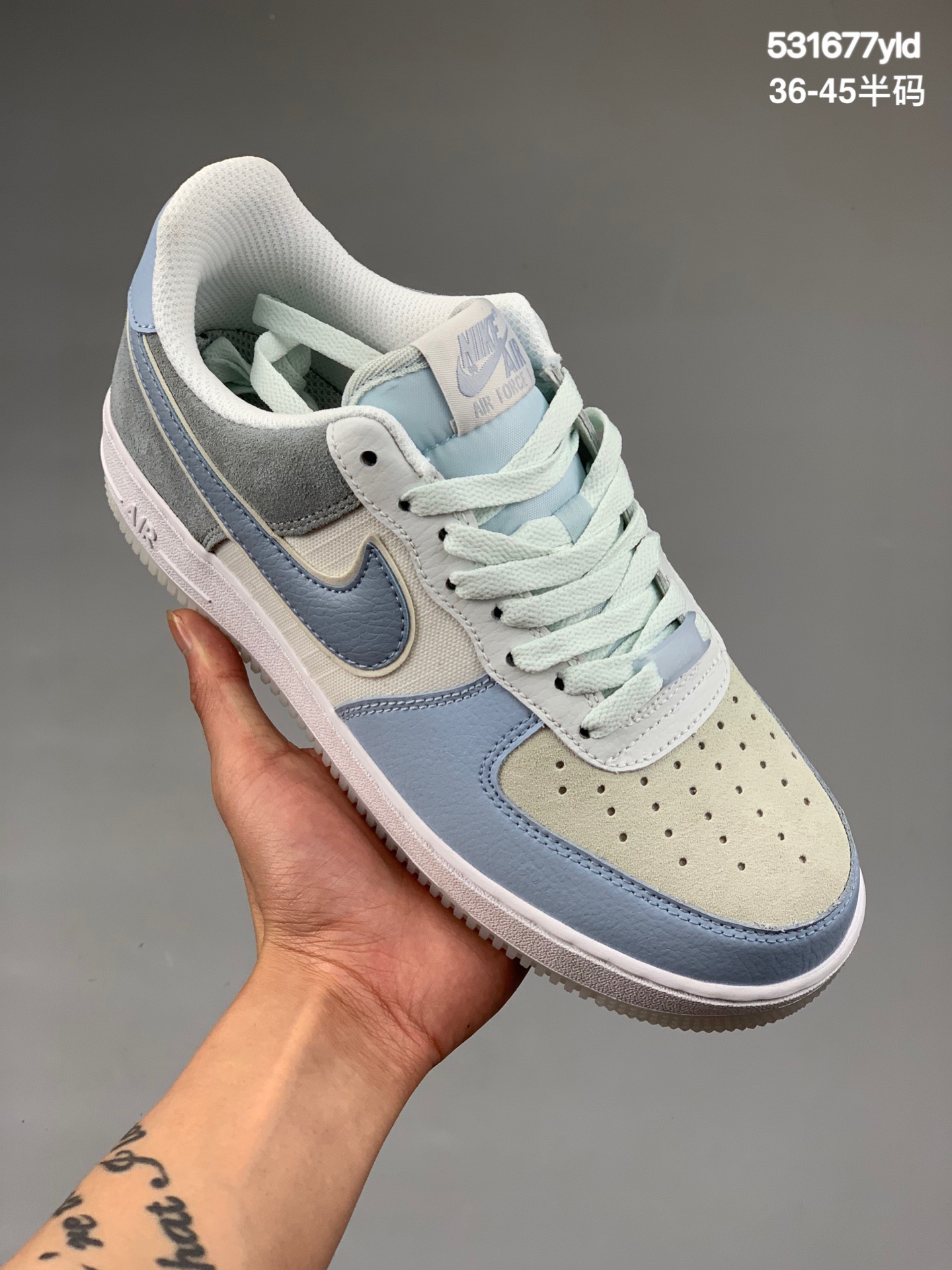 本地
公司级 Air Force 1 ’07 LV8 style 