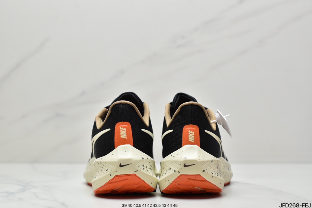 170 耐克Nike Air Zoom Winflo 39登月系列网透面气训跑练步鞋