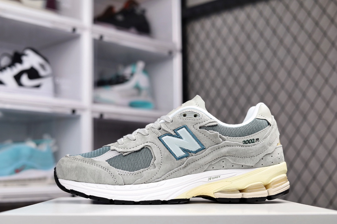 G5 公司级 New Balance WL 2002 复古休闲跑步鞋 M 2002RDD鞋款延续了经典科技，升级版N-ERGY缓震物料机能与材质上脚太舒适了，鞋面的柔软麂皮搭配尼龙网布，特别透气而且还复古感，不管是搭配牛仔裤还工装裤都是百搭885ZJR