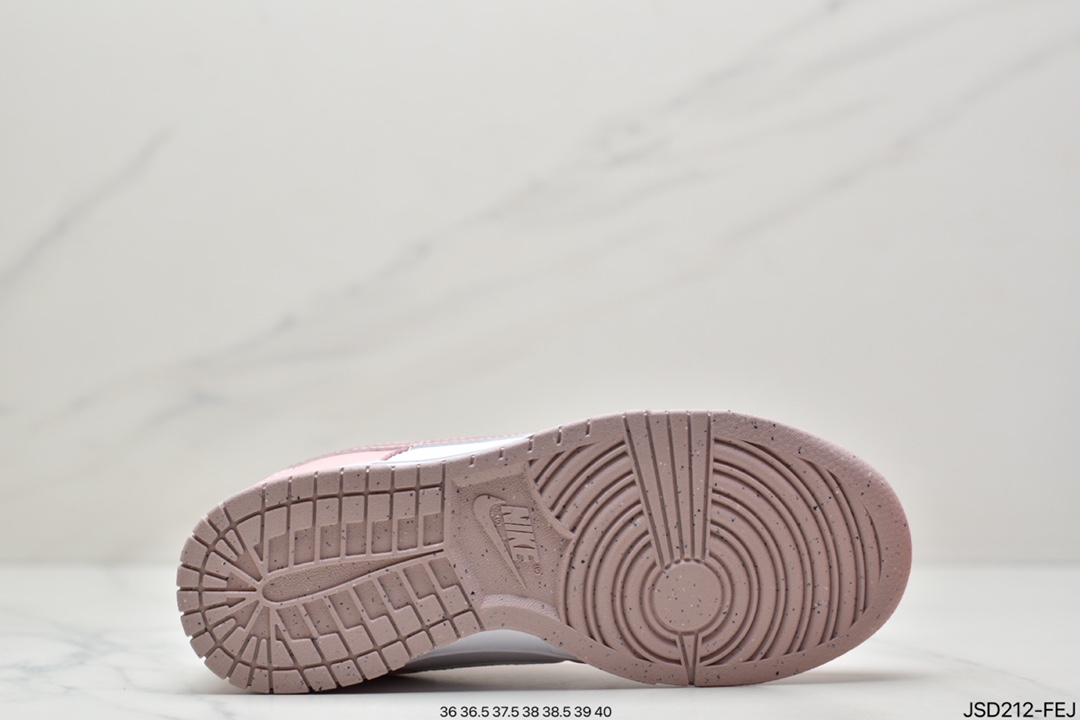 200 NIKE DUNK SB LOW PRO SB TL Dunk SB顾名思义具有经典的Dunk血缘DD6485