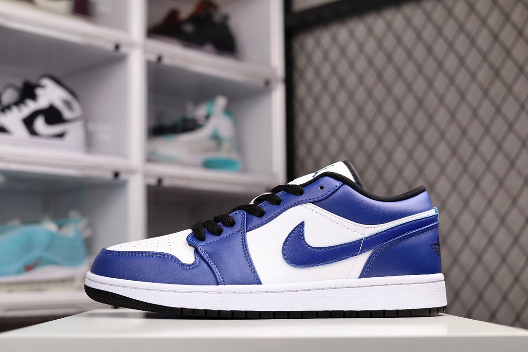 H0 Air Jordan AJ1 Low 低帮 蓝黑 原厂皮料 原厂内置全掌气垫 A模大底 鞋舌AJ原厂专用牛津布+AJ专用反口珍珠布+原厂无杂质高弹内里海棉 特殊封边弹力鞋带 原鞋开模 拒绝公底 购置公司同步原材料 都有细节还原95%全网最高版本 原汁原味 忠于原版885RC