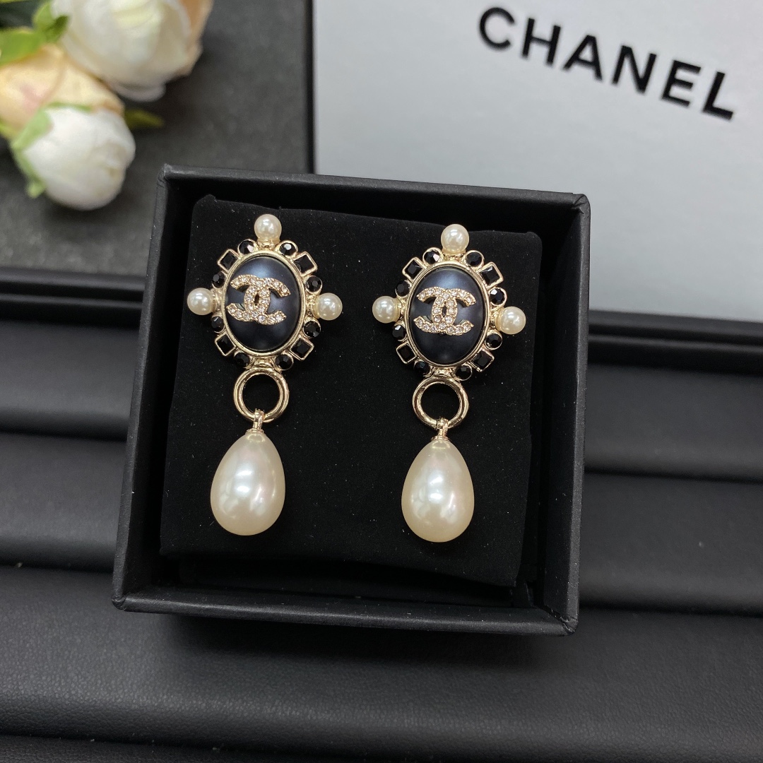 Chanel - Necklace