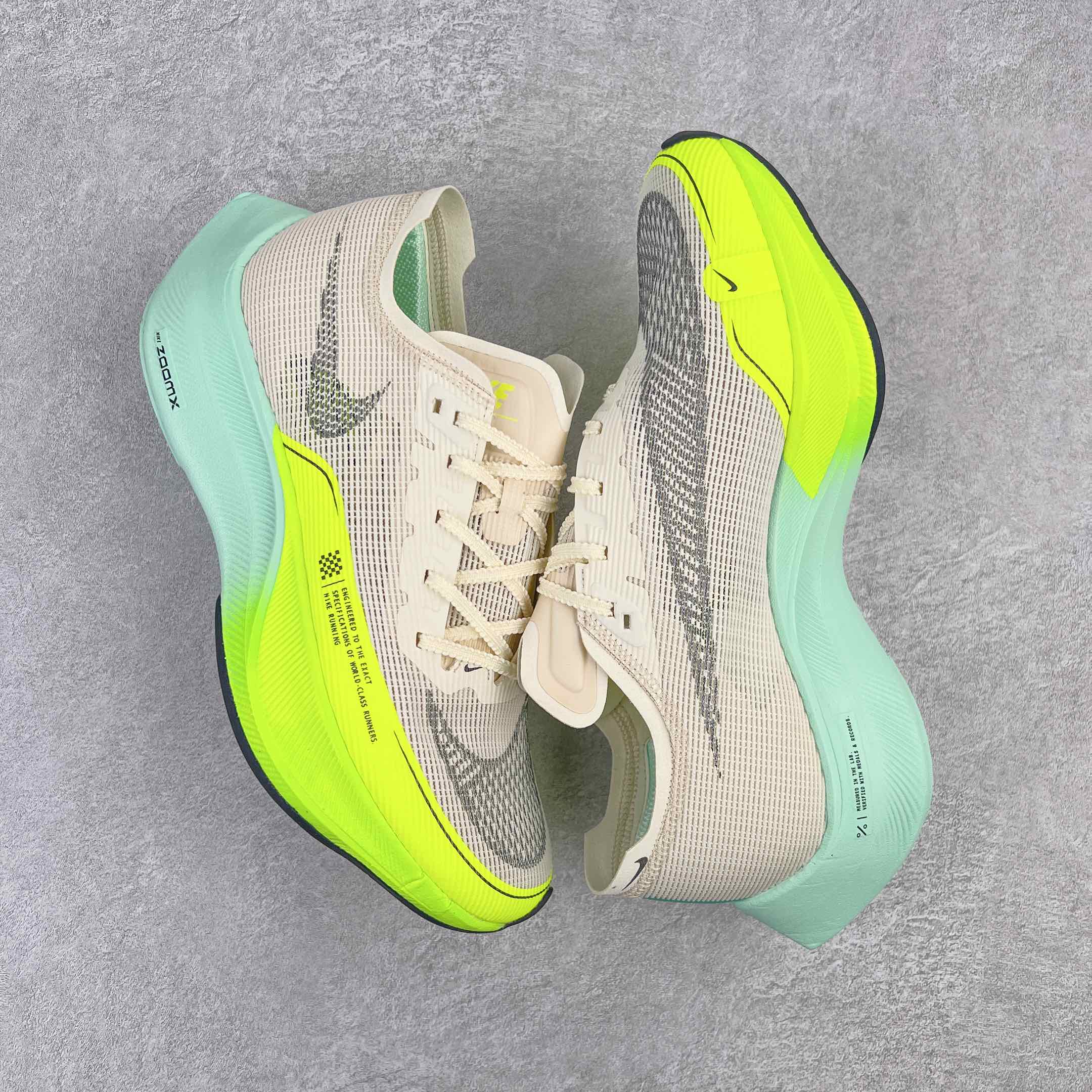 图片[3]-＃纯原福利 NK ZoomX Vaporfly Next% 马拉松一代跑鞋 鞋面使用了全新 Vaporweave 科技 这种类似蝉翼的材质相比 Flyknit 更加轻薄透气 非对称的鞋带系统和泡棉护垫的加入令舒适度更高 鞋头辅以超大的 Swoosh 点缀 再配上流线型外观设计 时尚感十足 尺码：36 36.5 37.5 38 38.5 39 40 40.5 41 42 42.5 43 44 44.5 45-选品中心