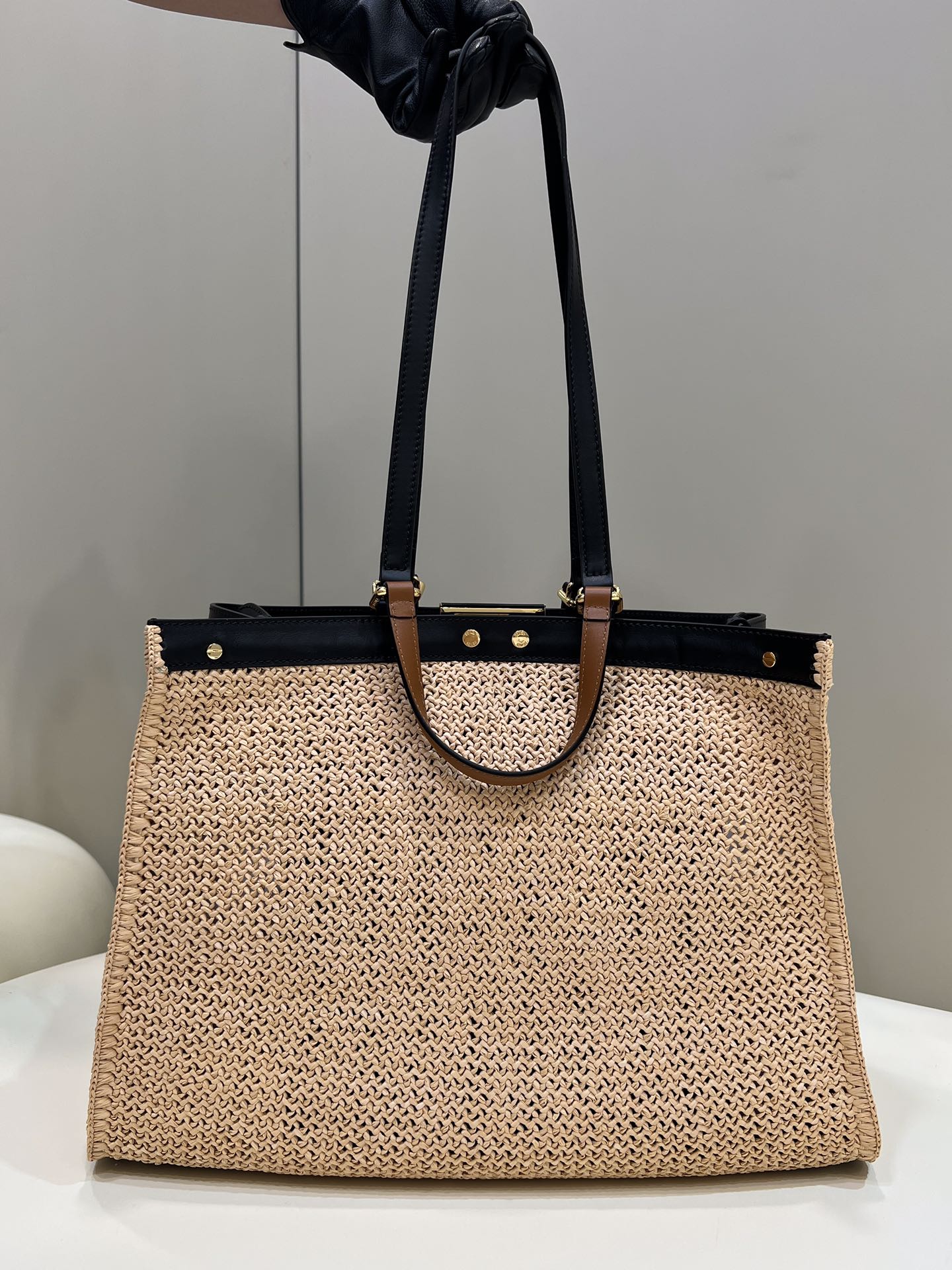 FENDI芬迪PeekabooX-Tote拉菲草购物袋60017