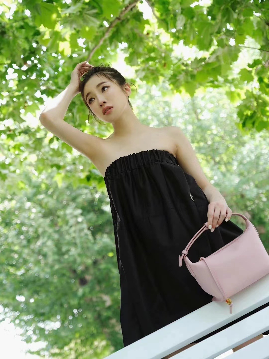 LOEWE罗意威 520情人节限定款 cubi全皮饭盒包 0559粉