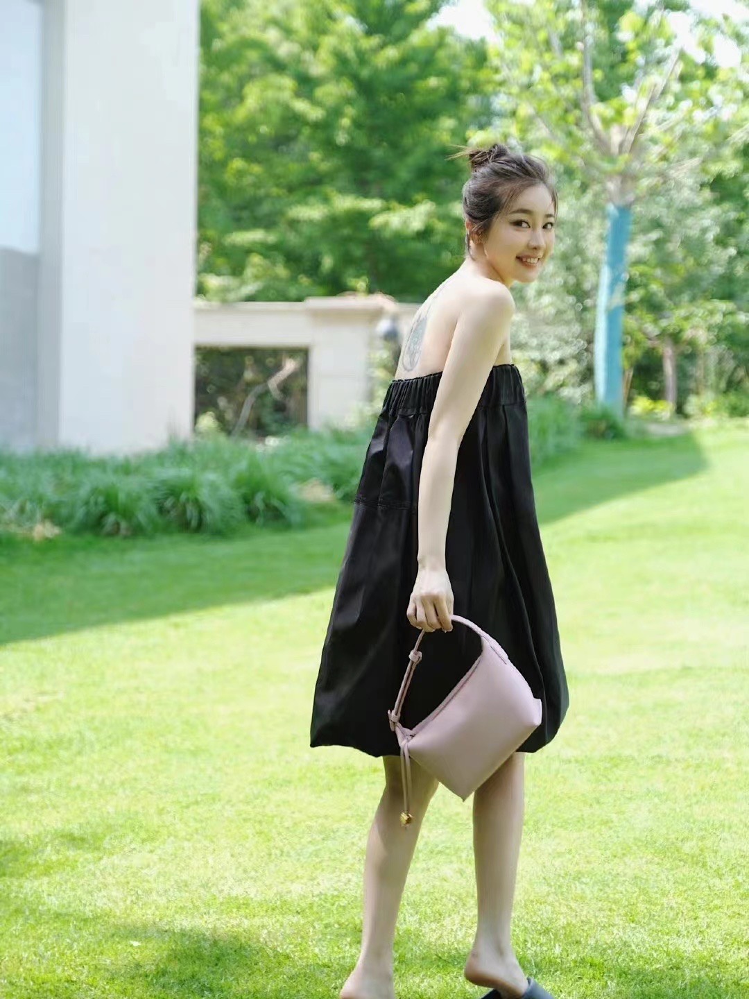 LOEWE罗意威 520情人节限定款 cubi全皮饭盒包 0559粉