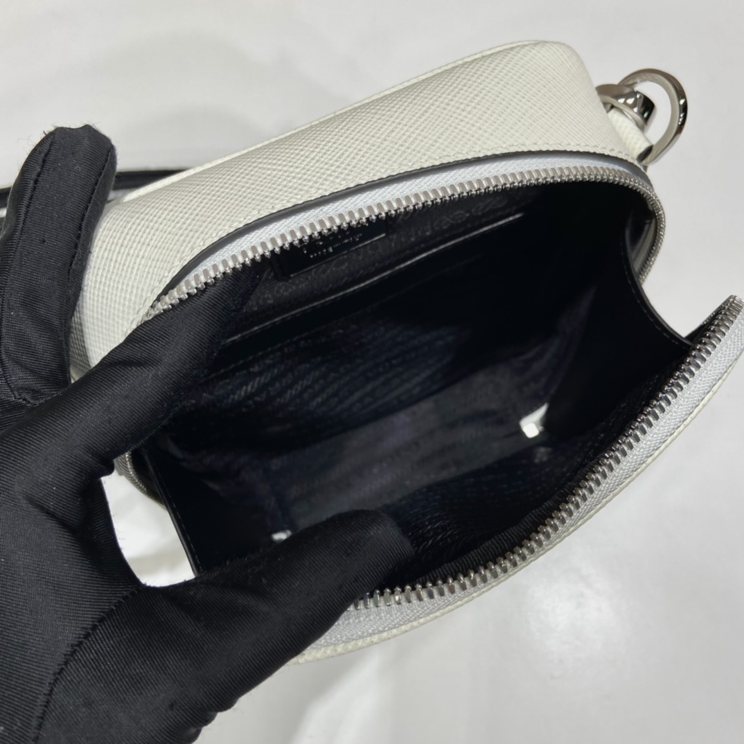 PRADA普拉达进口Saffiano皮革刺绣织带男斜跨包2VH154