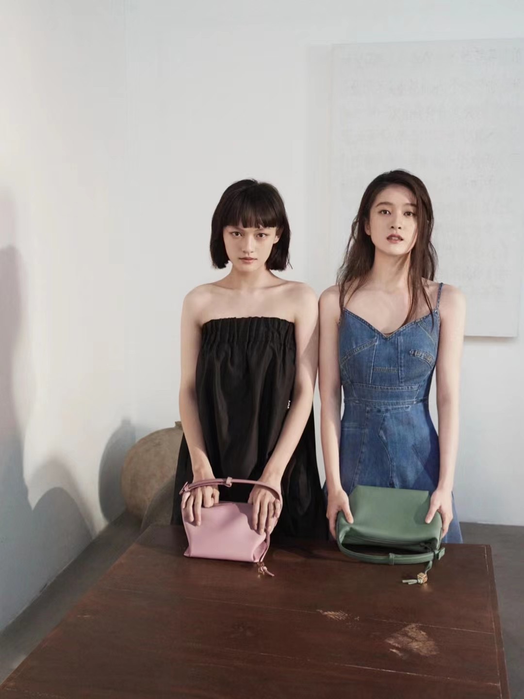 LOEWE罗意威 520情人节限定款 cubi全皮饭盒包 0559粉