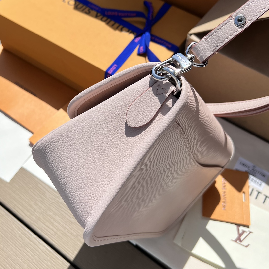 非市场普通货 进口皮料半钢五金m59460尺寸:24.5×15.5×9cmLV海外渠道资源特供水波纹法棍