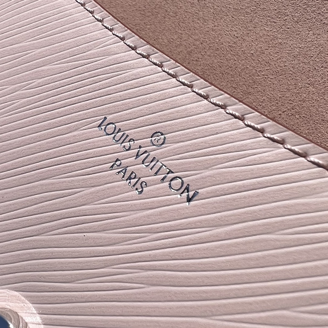 非市场普通货 进口皮料半钢五金m59460尺寸:24.5×15.5×9cmLV海外渠道资源特供水波纹法棍