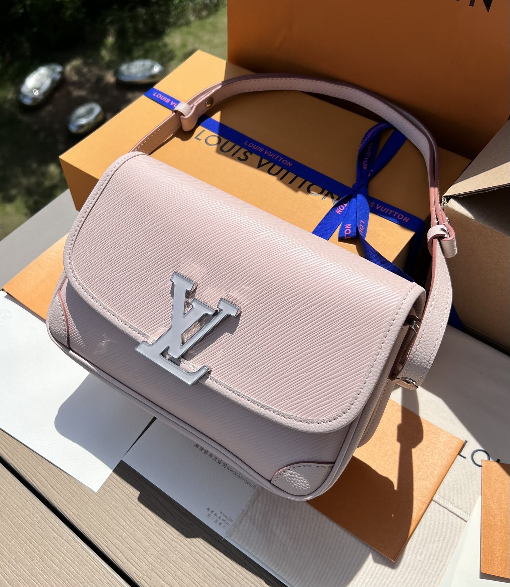 非市场普通货 进口皮料半钢五金m59460尺寸:24.5×15.5×9cmLV海外渠道资源特供水波纹法棍