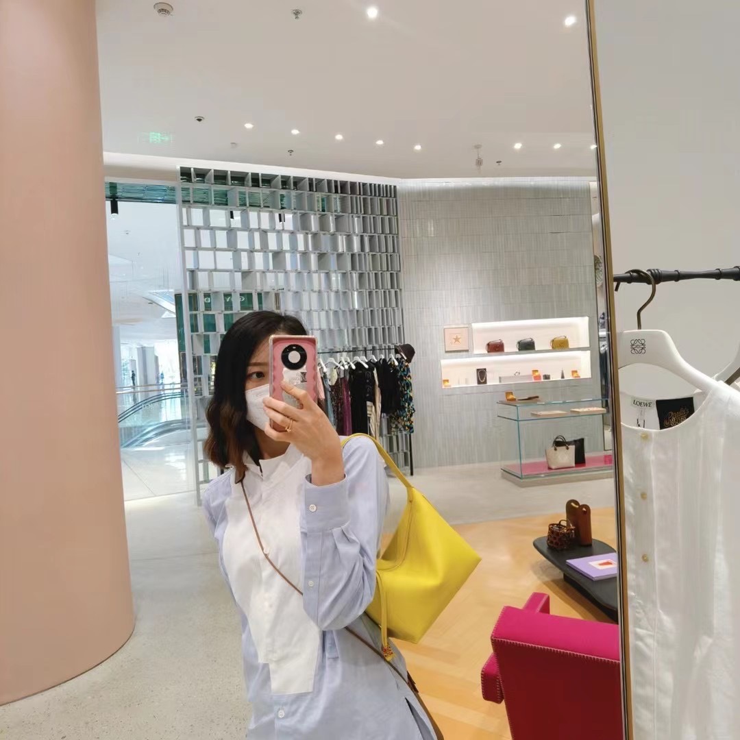 LOEWE罗意威 520情人节限定款 cubi全皮饭盒包 0559黄