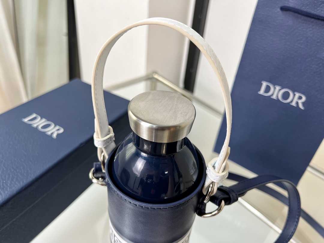 ❤️新品D.ior Vibe 水瓶包 5