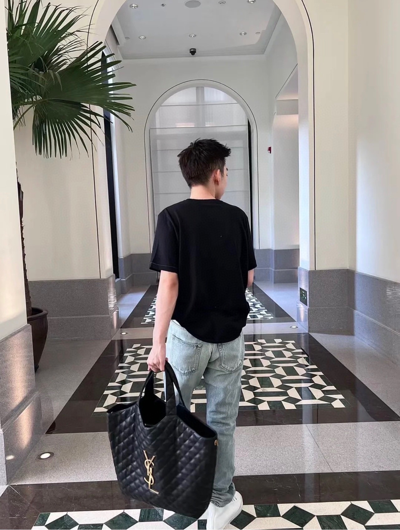 NO:387813,Boys are as easy and difficult to control, Saint Laurent, saint laurent19860909男生驾驭起来一样轻松无难度,圣罗兰,saint laurent,Bag