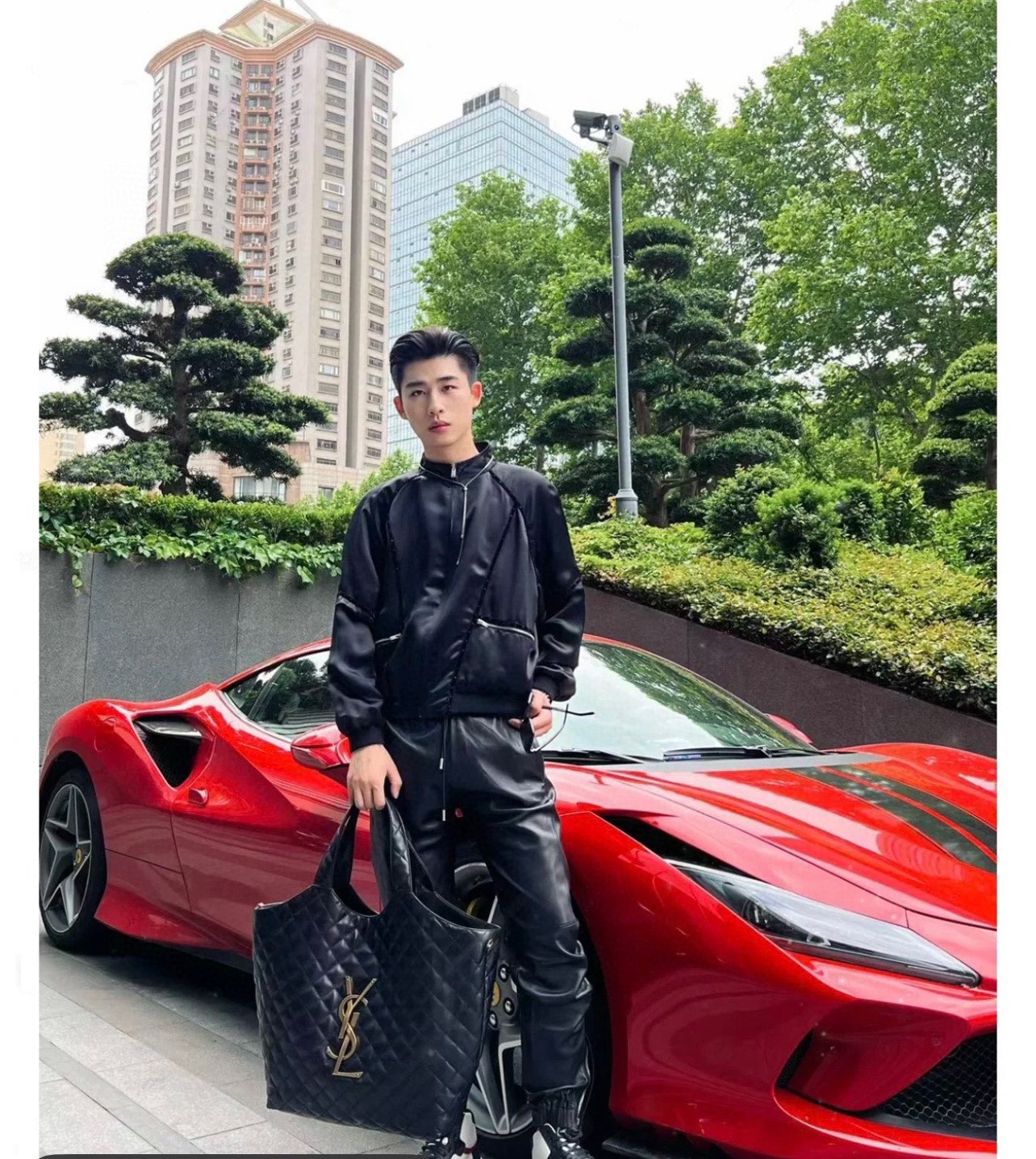 NO:387767,This year no boy can resist the temptation of ICARE, Saint Laurent, saint laurent19860909今年没有一个男生能抵抗得住ICARE的诱惑,圣罗兰,saint laurent,Bag