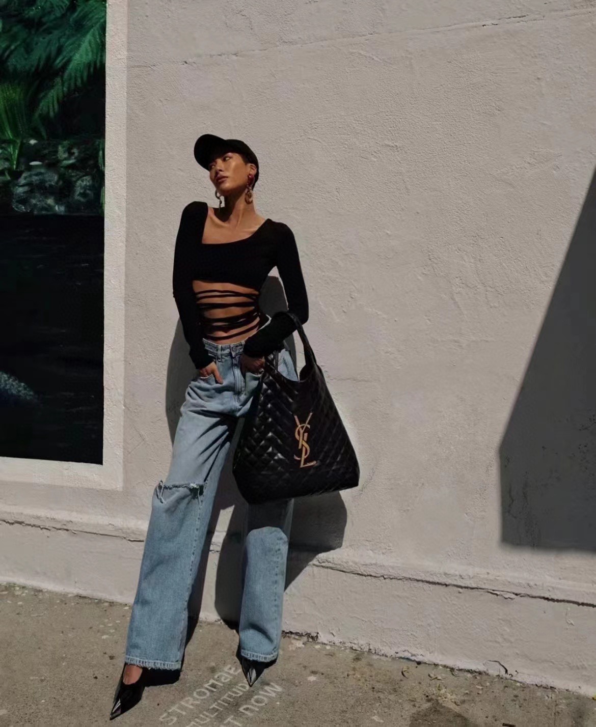 NO:387784,IT BAG, which stands out this year, is not allowed to refute. Fashion items with super large capacity, casual and attitude!  ,Saint Laurent,saint laurent19860909今年脱颖而出的IT BAG,不允许反驳 拥有超大容量、随性有态度的时尚单品！,圣罗兰,saint laurent,Bag