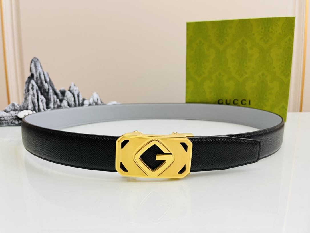I5  Gucci 古奇  皮带腰带：自动带、双面使用专柜质量、百分百头层牛皮、24k钢扣、送人自用首选、保证真皮 包装：请认准图片专柜包装、送打孔器 全套包装 宽度：3.5cm 长度：国标cm-cm 可以自行裁剪