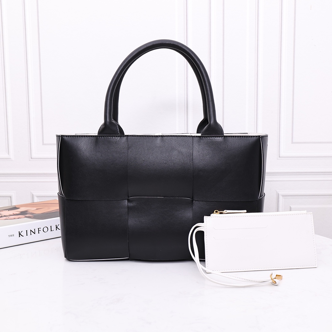 Bottega Veneta Intrecciato Tote Bag Small