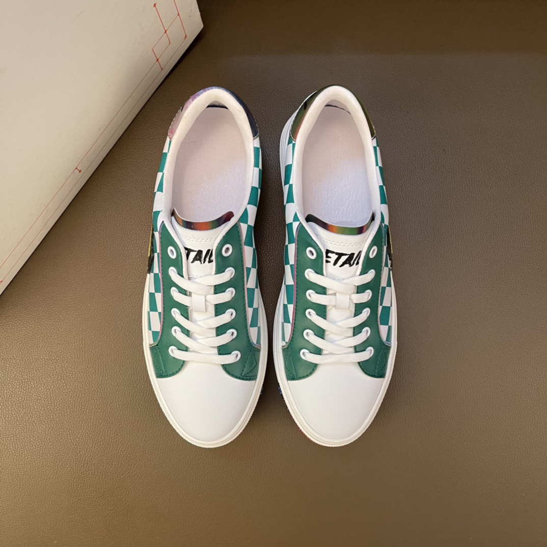 I5  高品质欧美大师设计简洁高档大气，专柜品质值得信赖，面料进口顶级牛皮 。😍 羊皮内里🐑 做工精细，专柜原版大底，上脚舒适百搭，潮男乐福专属定制，小 麦昆 Alexander McQueen  适合司机户外行车🚗 休闲鞋系列之首 男鞋