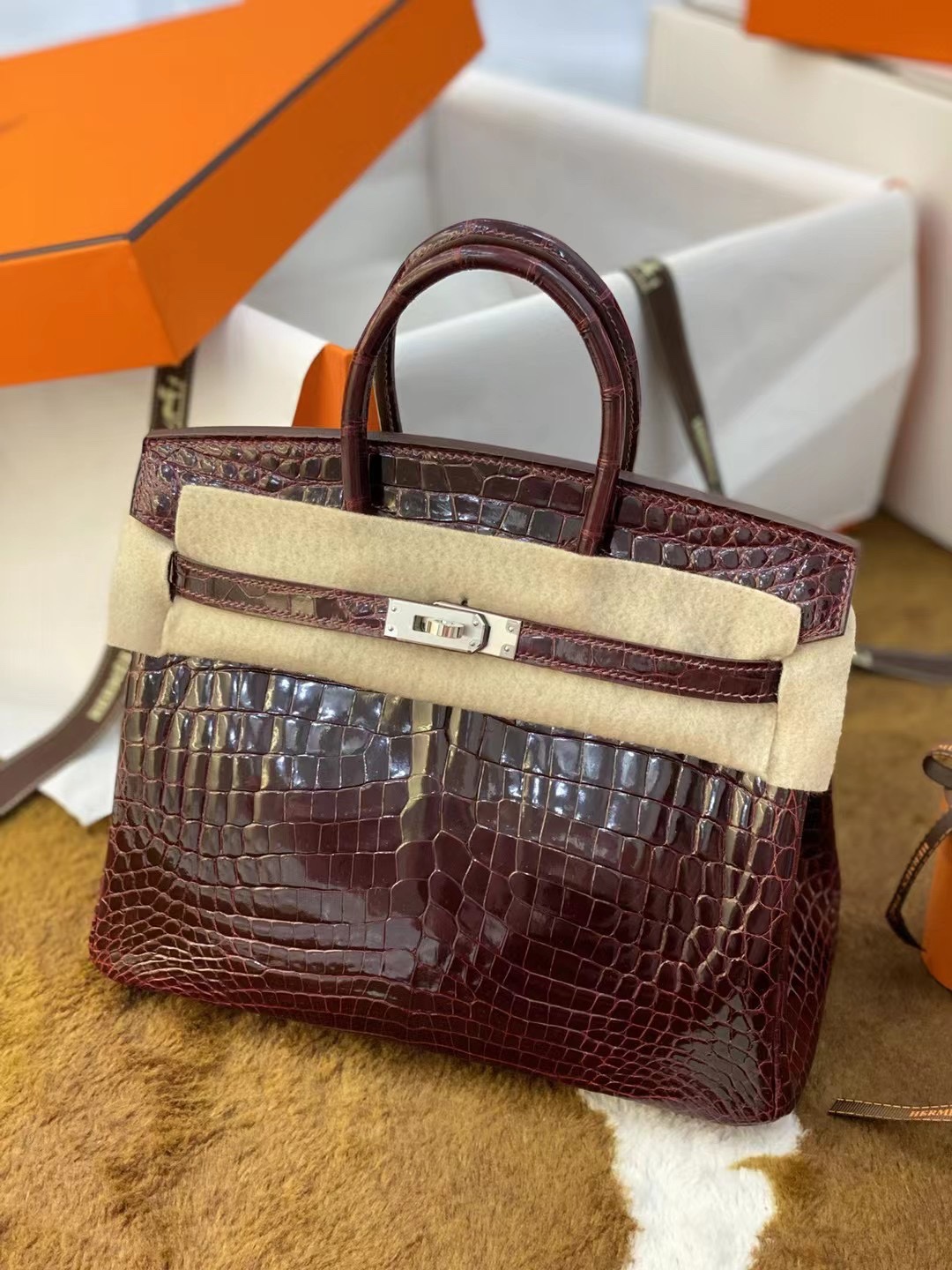 Hermès New Year Gift High-end Bureau 25 Latest Crocodile skinImported Nile crocodile leather sewn with master craftsmanship The crocodile leather