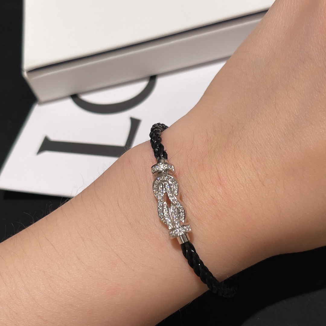 NO:631851,Fred's figure-shaped buckle full of diamond bracelet, 16, 17, 88300,, bracelet, Cartier high-end jewelry19860909Fred八字扣满钻手链,16、17,88300,,bracelet,卡迪亚高端饰品,Jewelry