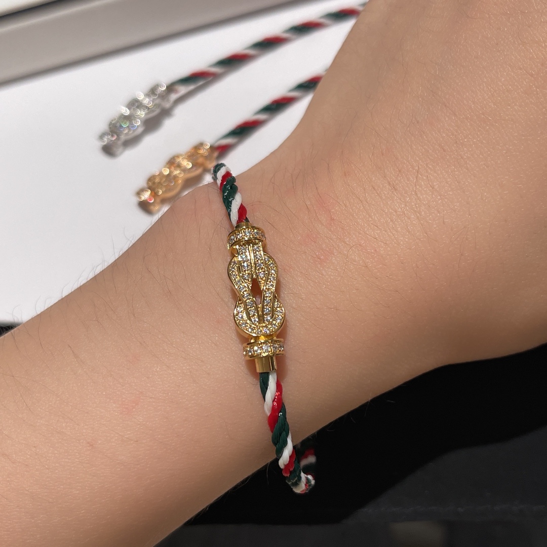 NO:631854,Fred's figure-shaped buckle colorful striped bracelet, size 16, 17, 88300, bracelet, Cartier high-end jewelry19860909Fred八字扣彩色条纹手链,码数16、17,88300,,bracelet,卡迪亚高端饰品,Jewelry