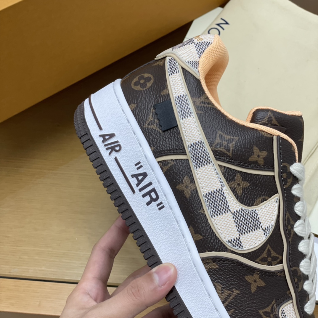 LV/路易威登  经典的Monogram和Damier元素拼接新款联名运动球鞋