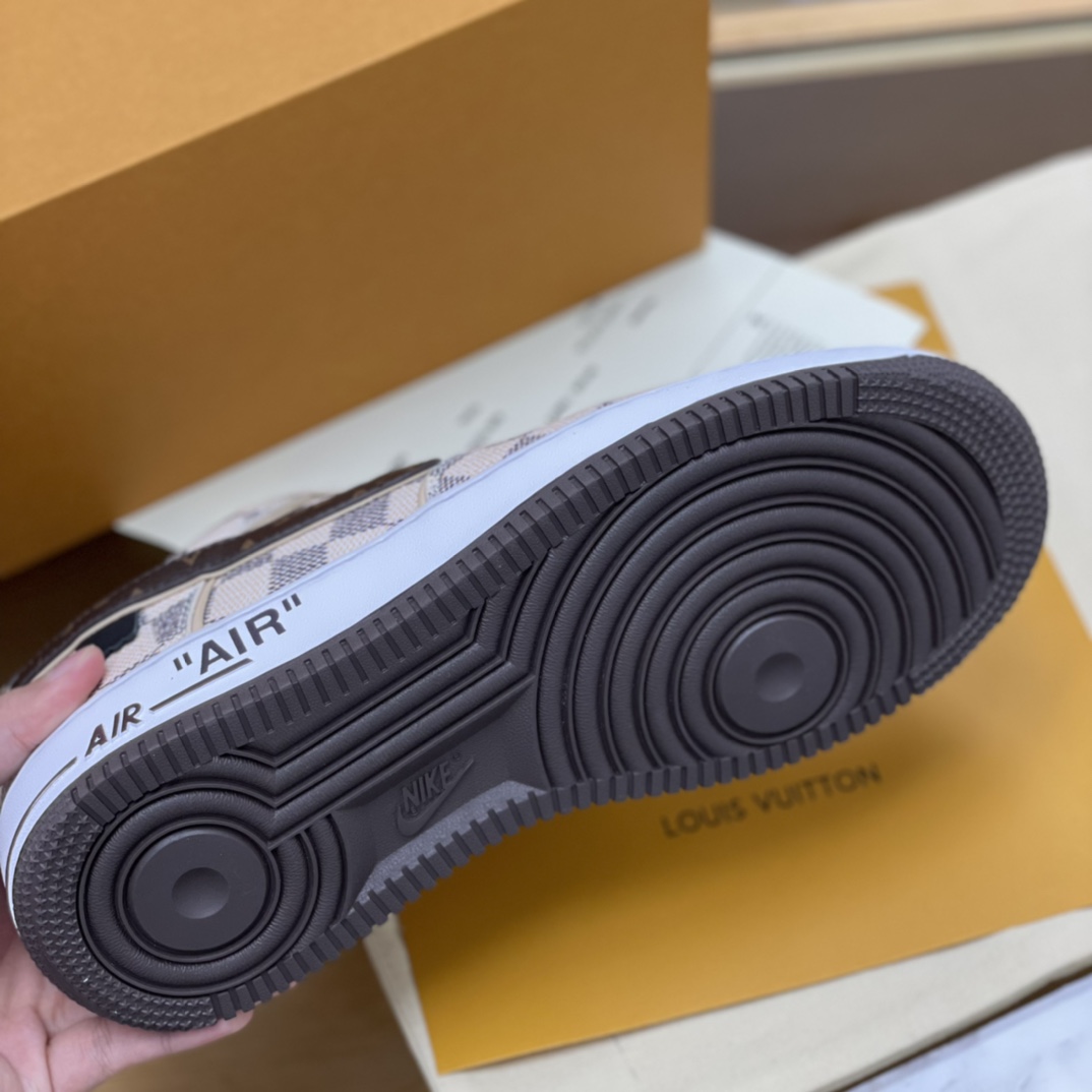 LV/路易威登 经典的Monogram和Damier元素拼接新款联名运动球鞋