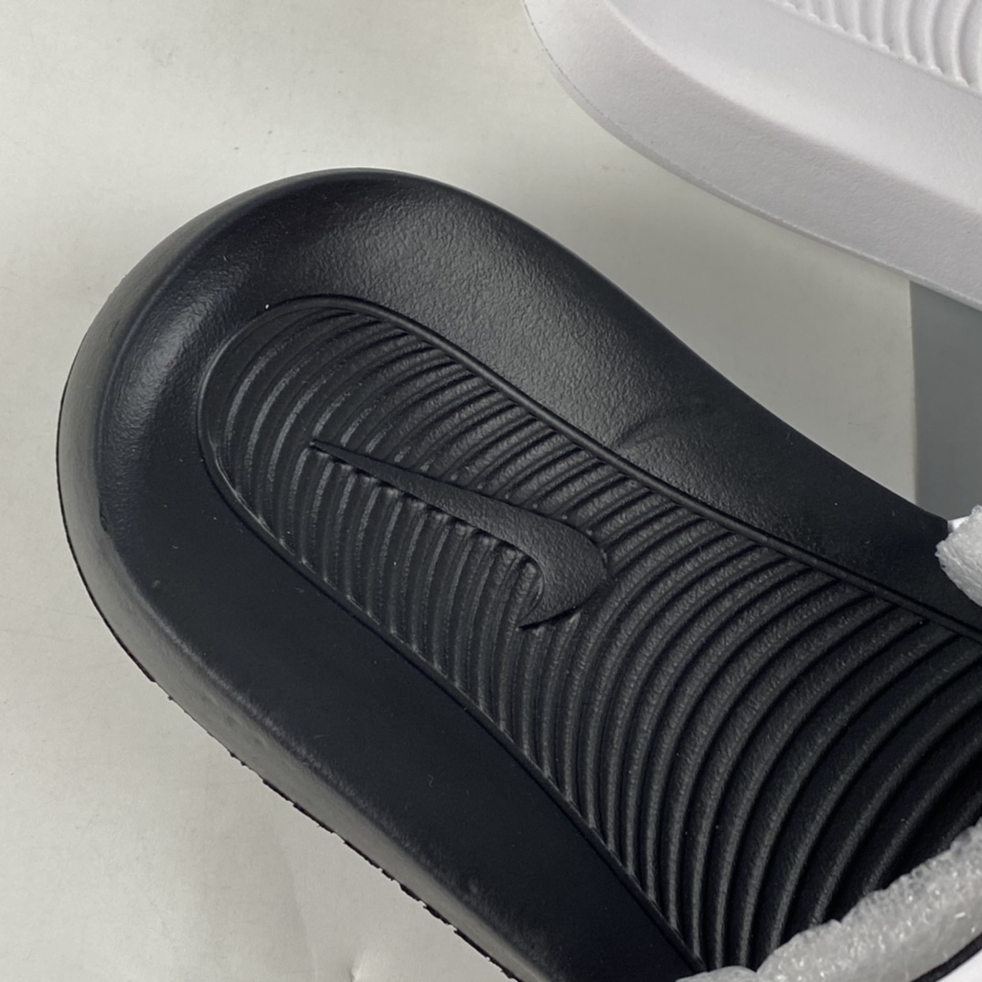 P80  Nike Victori One Slide Print Mix维多利一号系列潮流拖鞋 DD0234-100