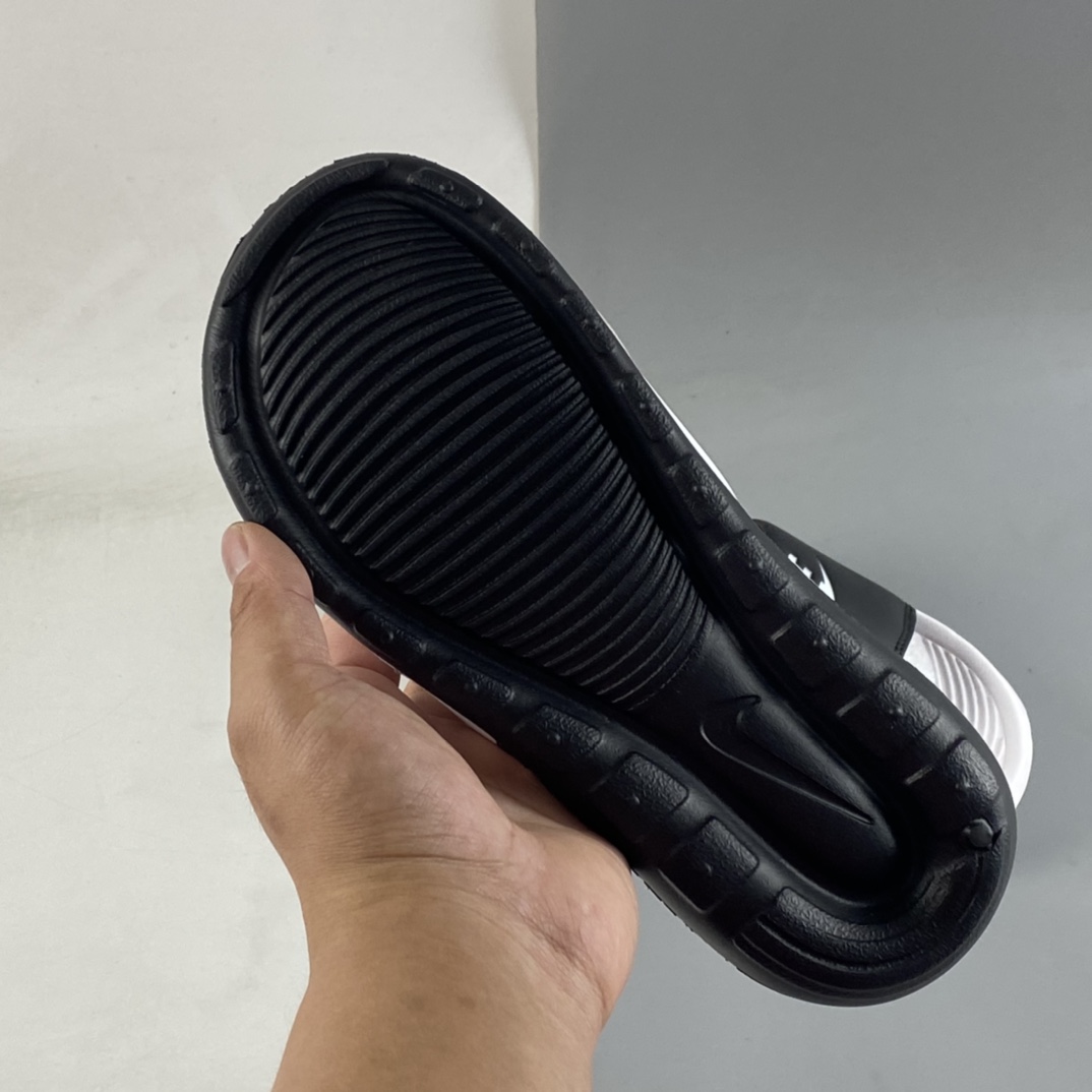 P80  Nike Victori One Slide Print Mix维多利一号系列潮流拖鞋 DD0234-100