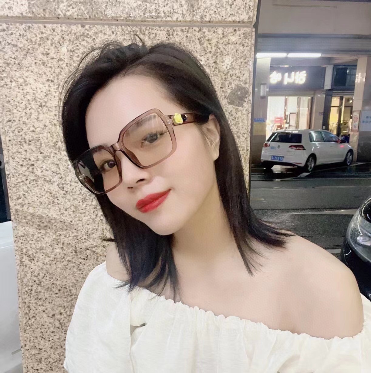 I0 120。2021:品牌，香奈儿CHANEL女士平光镜TR镜框材质：颜色2色选择