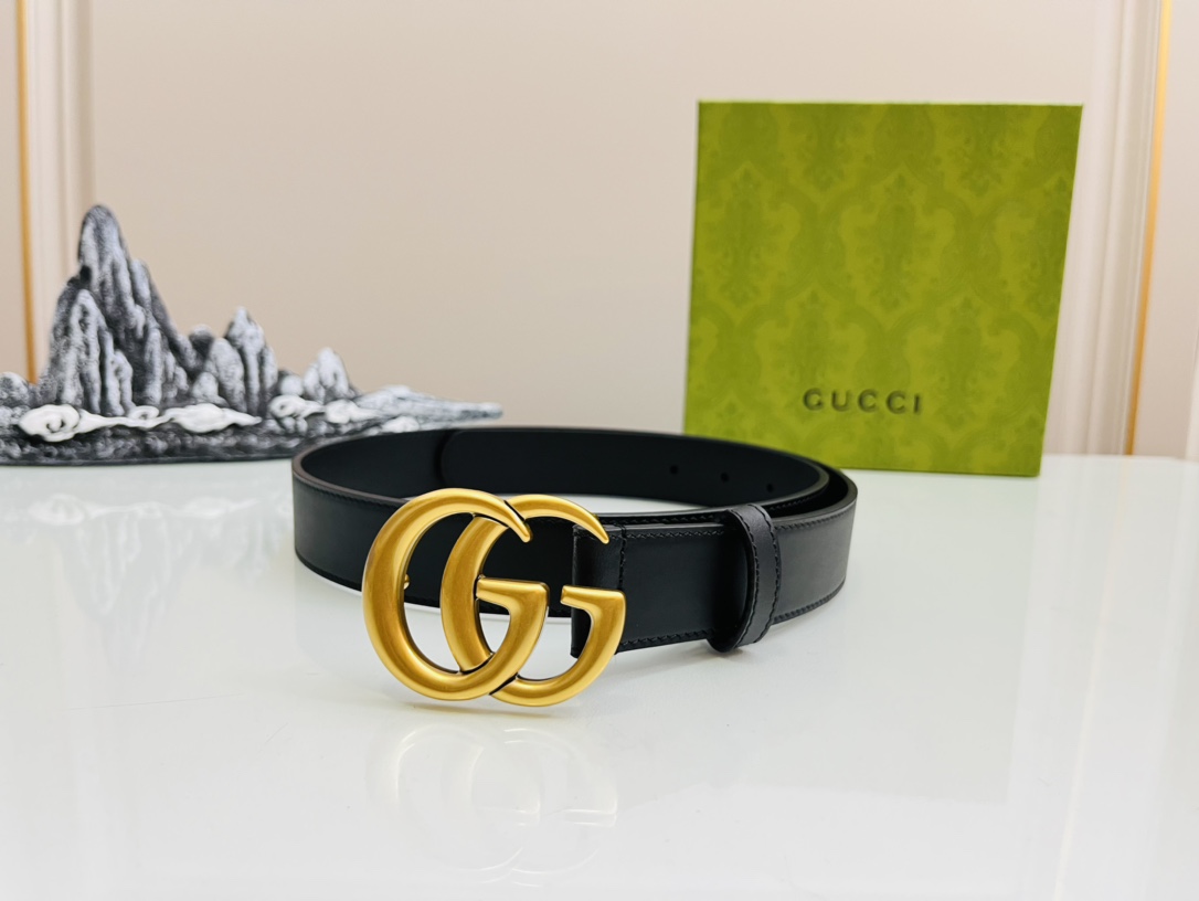 I0  Gucci 古奇  皮带腰带：小牛皮、单面使用专柜质量、百分百头层牛皮、24k钢扣、送人自用首选、保证真皮 包装：请认准图片专柜包装、送打孔器 全套包装 宽度：3.0cm 长度：国标cm-cm 不可以自行裁剪