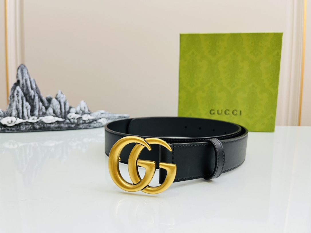 I0  Gucci 古奇  皮带腰带：小牛皮、单面使用专柜质量、百分百头层牛皮、24k钢扣、送人自用首选、保证真皮 包装：请认准图片专柜包装、送打孔器 全套包装 宽度：3.5cm 长度：国标cm-cm 不可以自行裁剪