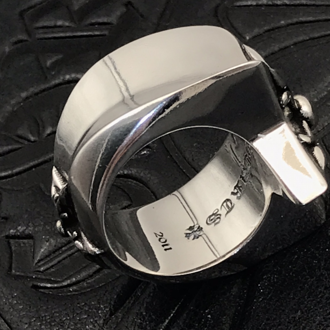 Chrome Hearts 高版本克罗心大五角星 戒指，细节到位刻字清晰，美码7至11可选