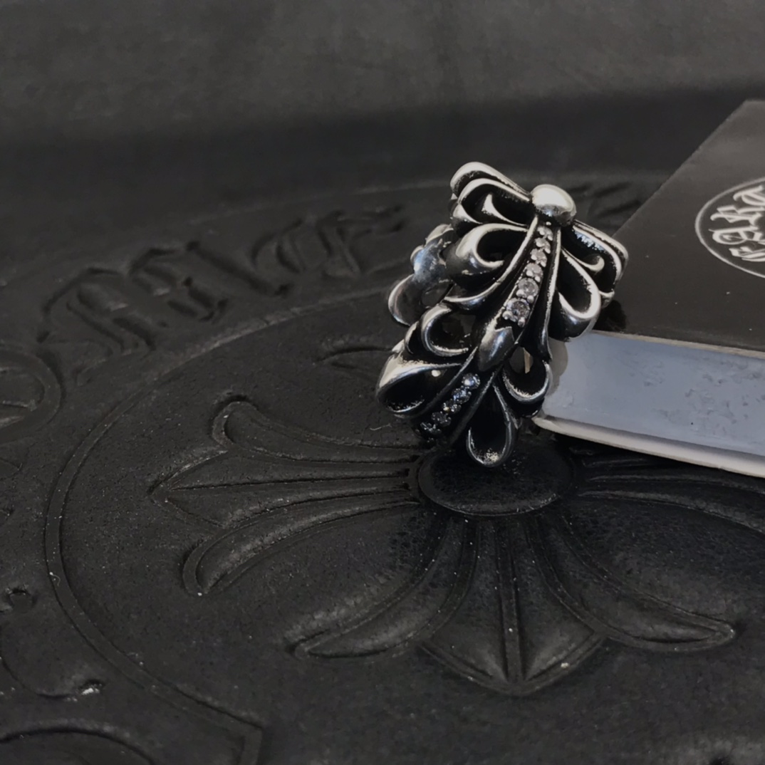 Chrome Hearts 高版本克罗心开口十字花戒指 进阶镶钻做旧版 细节到位刻字清晰 男女均可佩戴 非常nice的一款