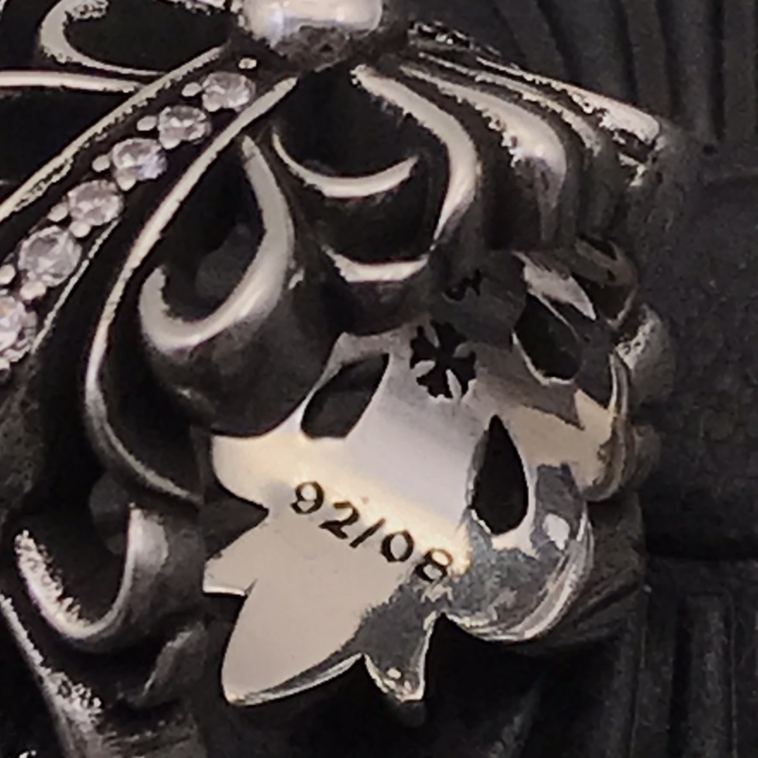 Chrome Hearts 高版本克罗心开口十字花戒指 进阶镶钻做旧版 细节到位刻字清晰 男女均可佩戴 非常nice的一款