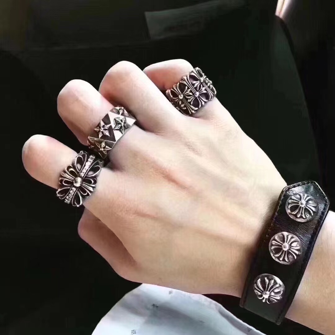 Chrome Hearts 高版本克罗心开口十字花戒指 进阶镶钻做旧版 细节到位刻字清晰 男女均可佩戴 非常nice的一款