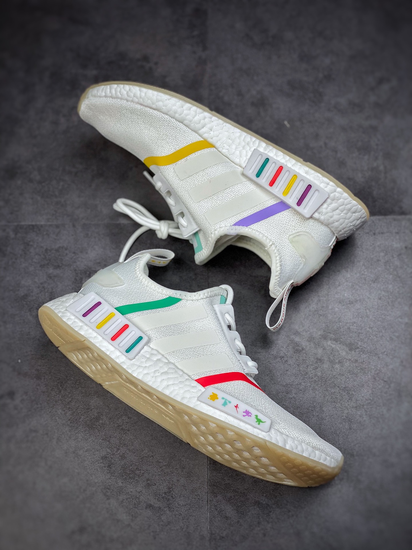 170 Adidas NMD _R1 透气网面 虎扑版本  GX0996