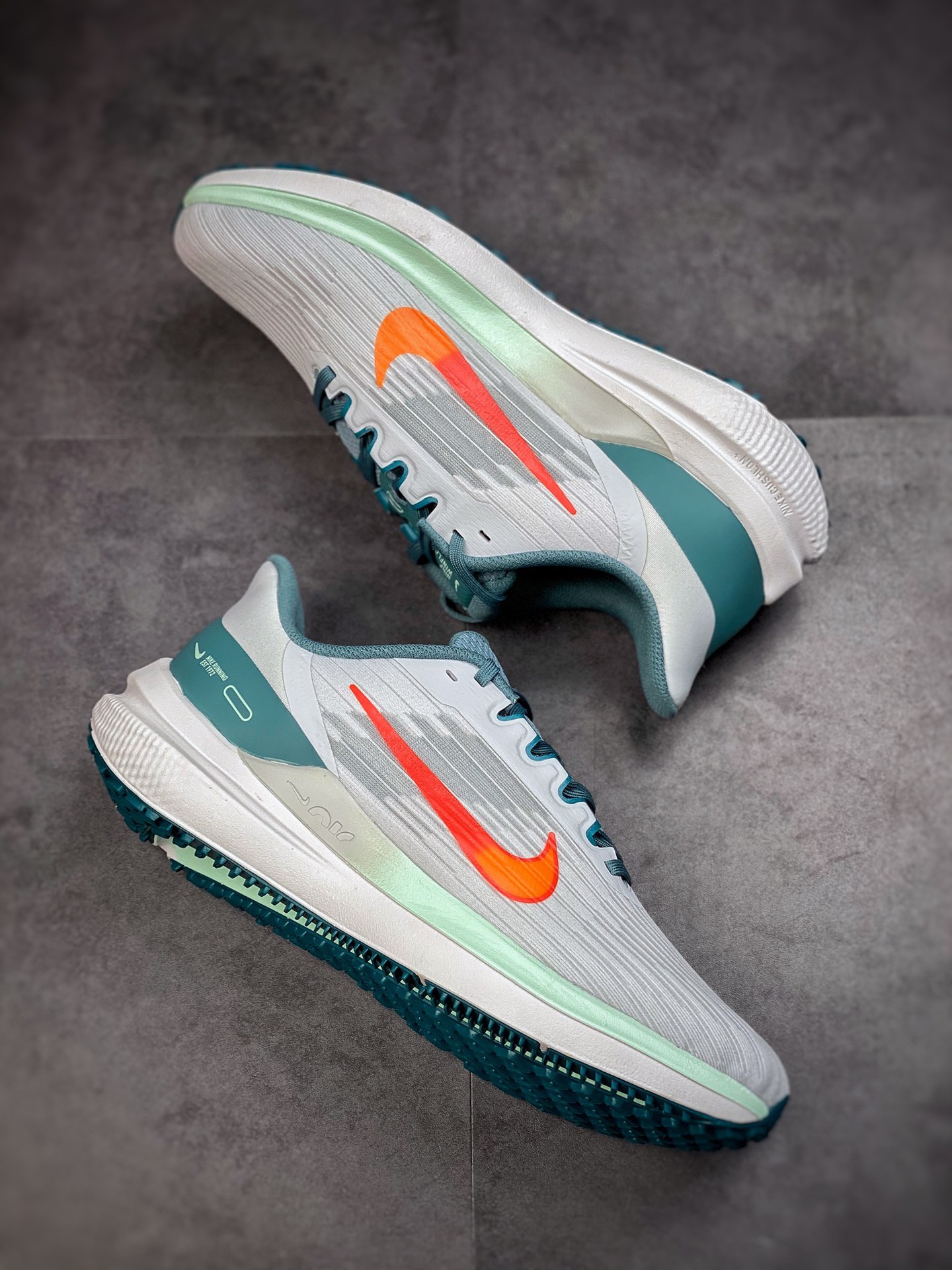 190 Nike Air Winflo 9 低帮跑步鞋 灰蓝色 DD6203-005