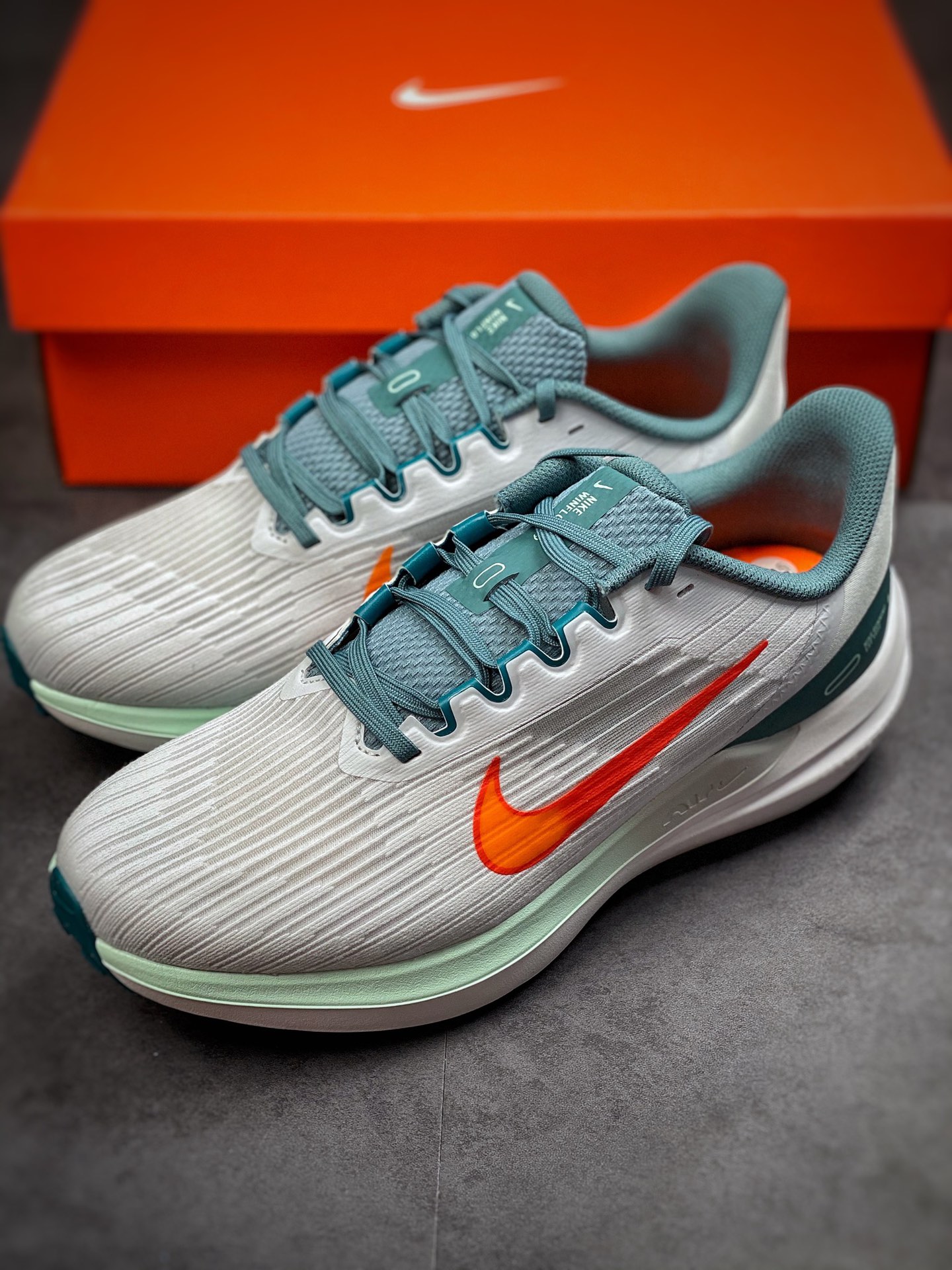 190 Nike Air Winflo 9 低帮跑步鞋 灰蓝色 DD6203-005