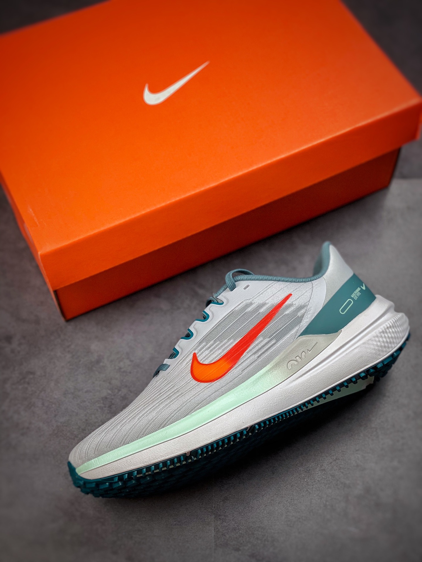 190 Nike Air Winflo 9 低帮跑步鞋 灰蓝色 DD6203-005