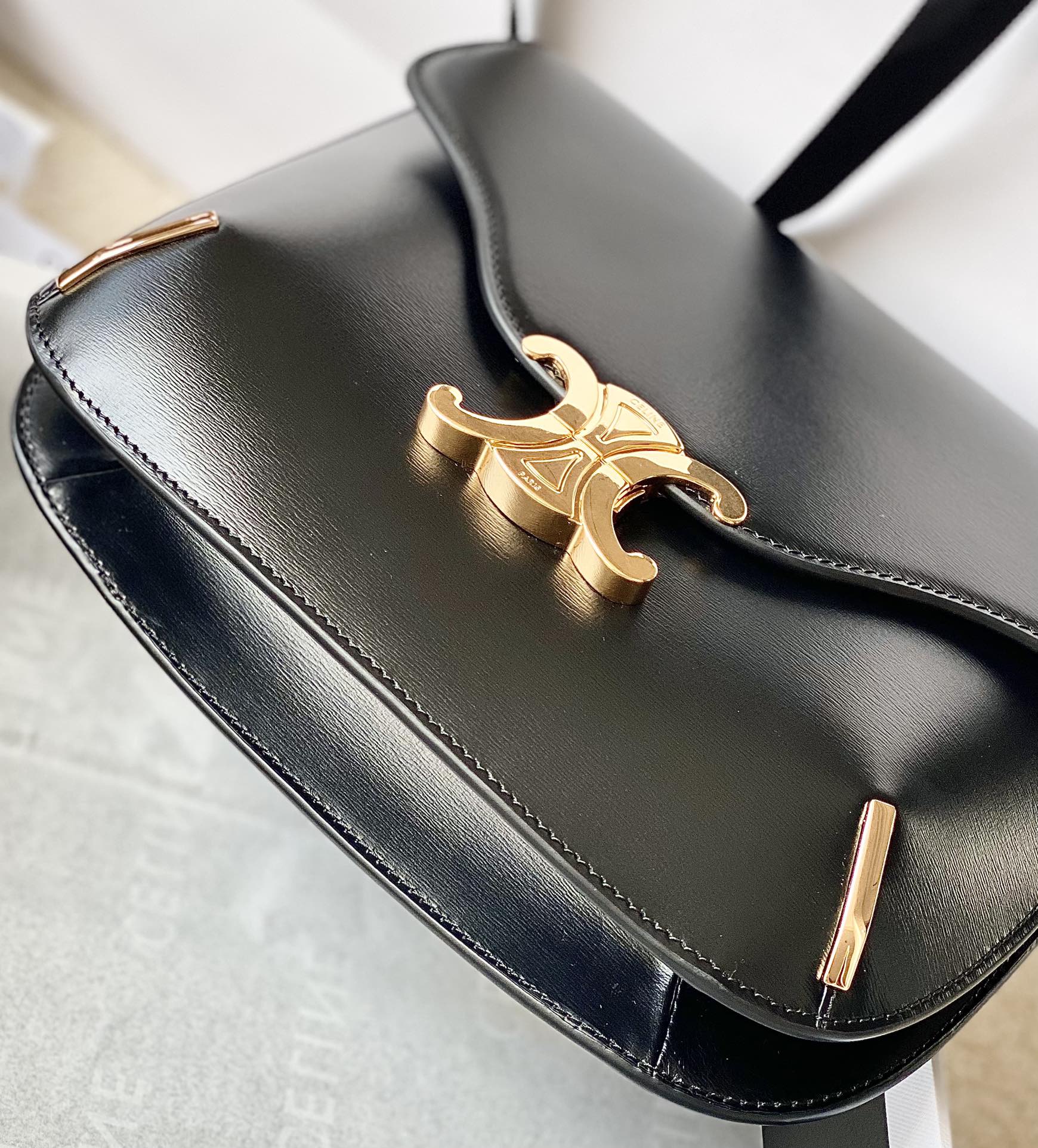 CELINE赛琳BESACE TRIOMPHE最新款顶级box牛皮链条包199273