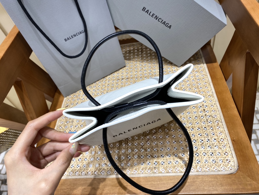 Balenciaga Shopping 20CM Bag 十字纹购物纸袋包 572411白色