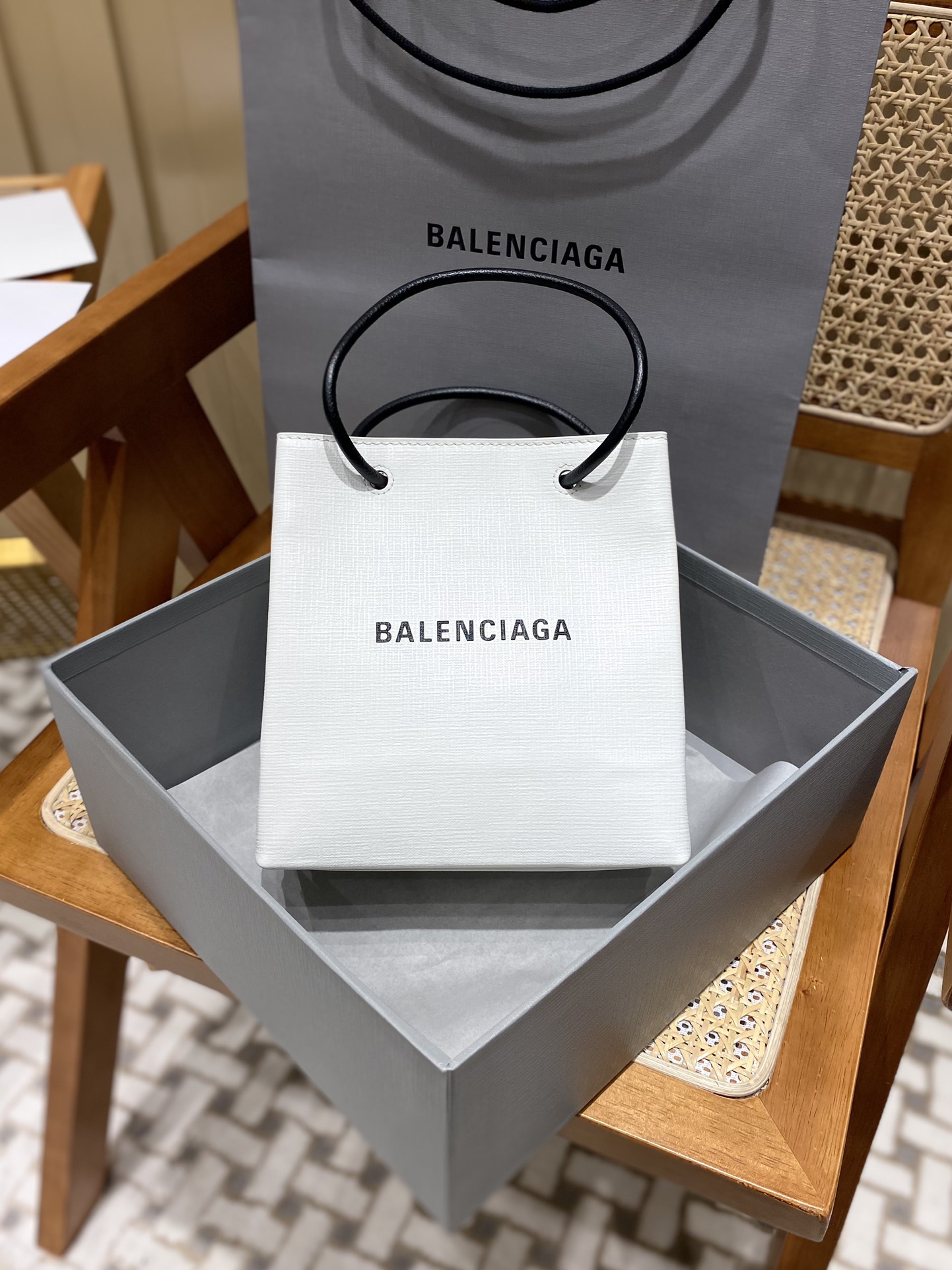 Balenciaga Shopping 20CM Bag 十字纹购物纸袋包 572411白色